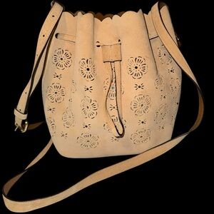Coach Bucket Bag 18 with Cut Out Tea Rose